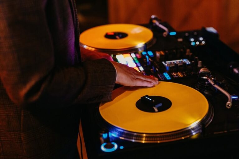 Czy muzyka na weselu musi być kompromisem?